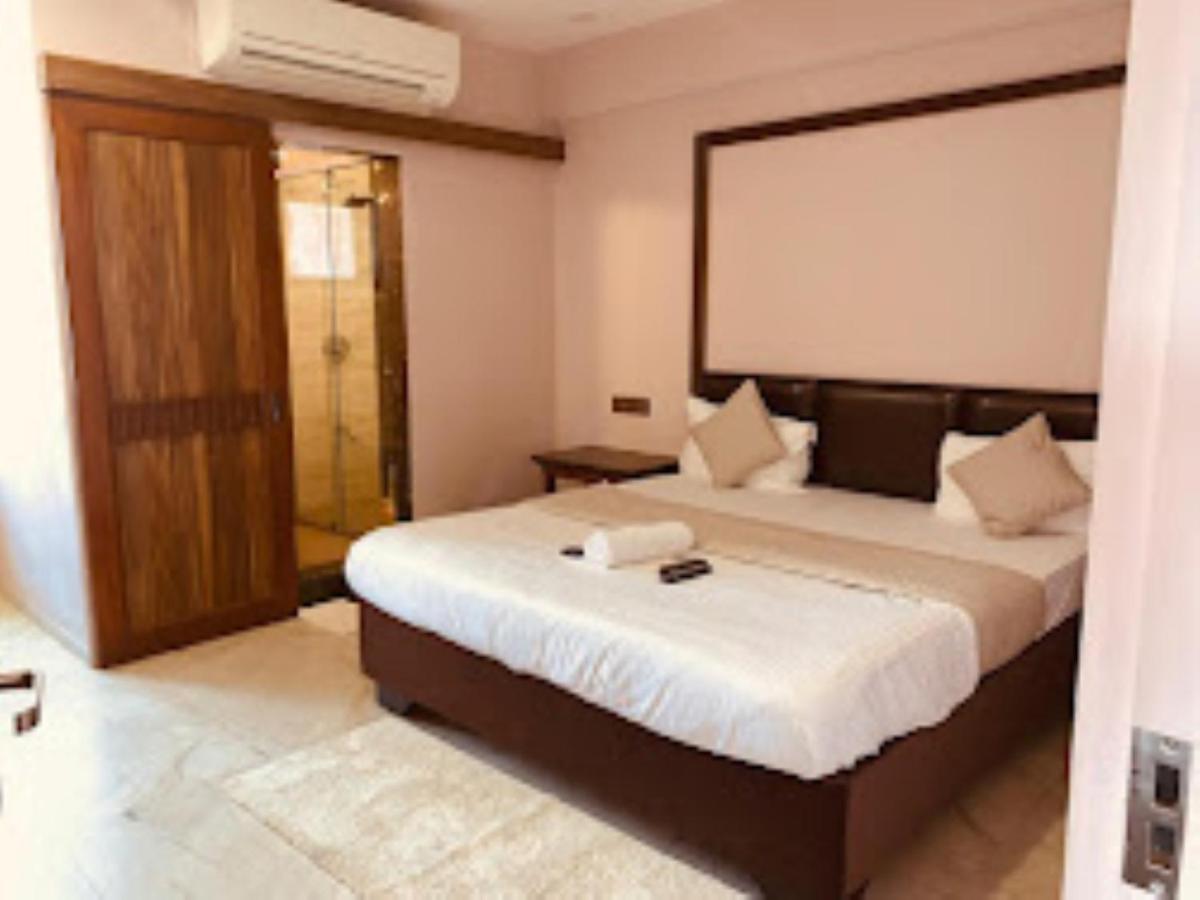 Hotel Radhe Ānand 外观 照片