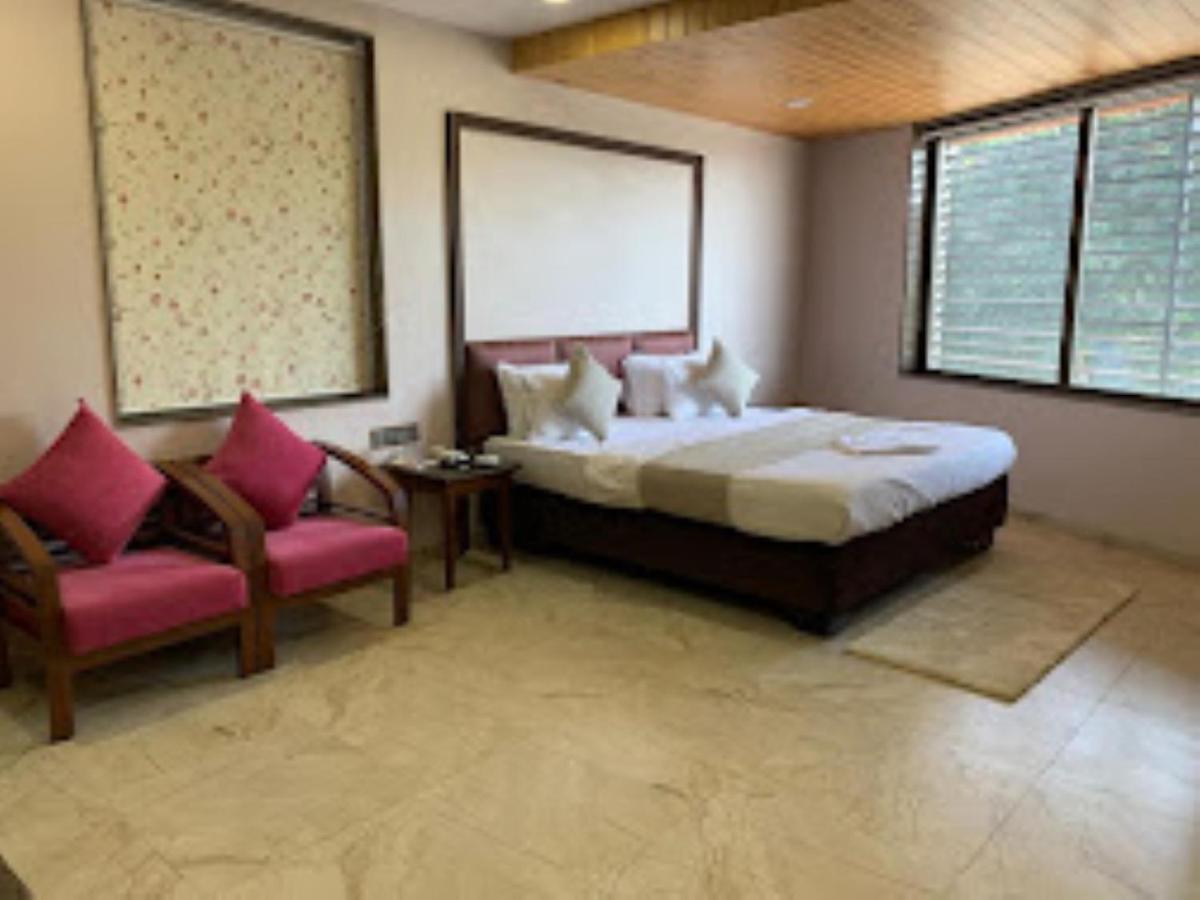 Hotel Radhe Ānand 外观 照片